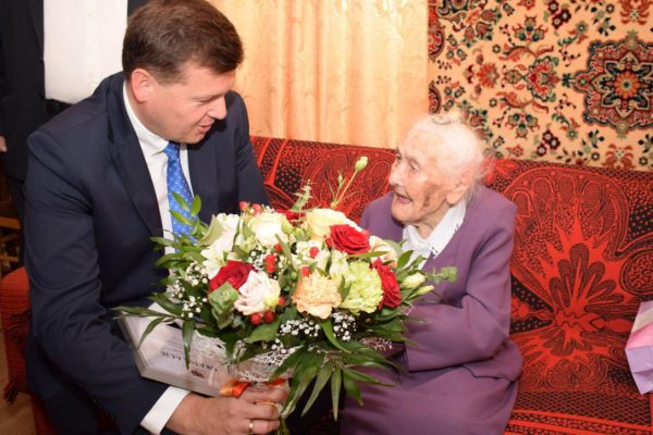 Miniaturka artykułu Na 104 urodzinach Pani Janiny Bil
